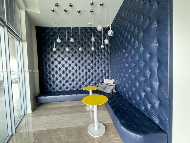 Photo - 2000 Metropica Wy Unit 605