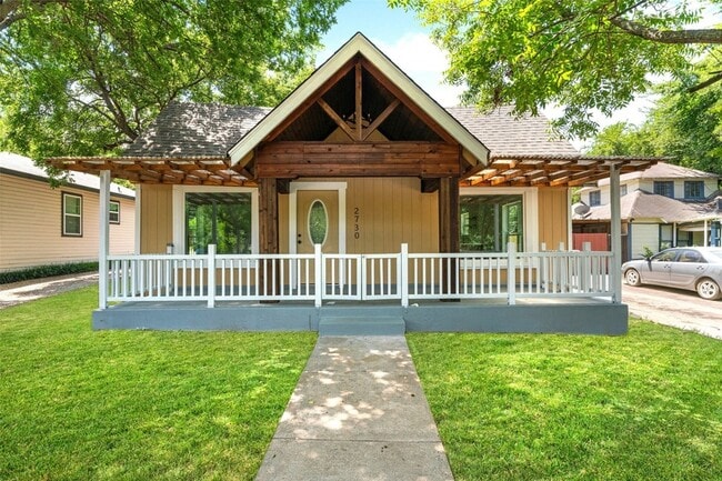 Building Photo - 2730 Gladstone Dr