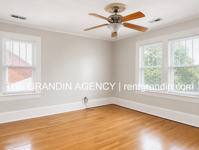Photo - 2818 Burton Ave NW
