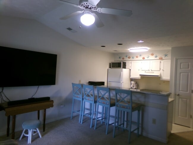 4262 Pinehurst Cir
