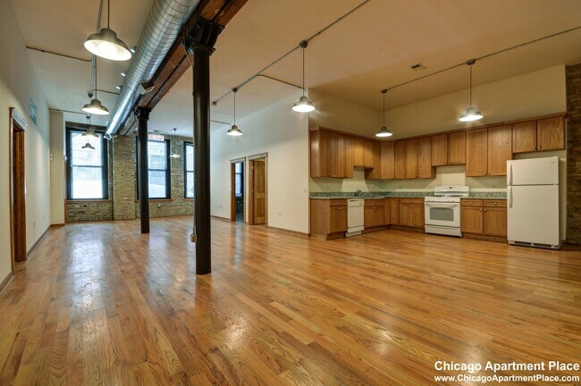 Building Photo - 123 N Jefferson St Unit 2R