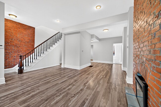 Photo - 2710 Geyer Ave