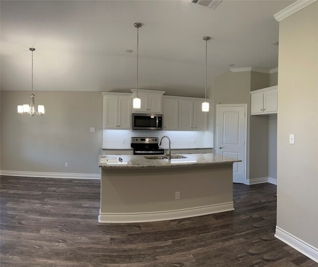 Photo - 704 Tippit Ln
