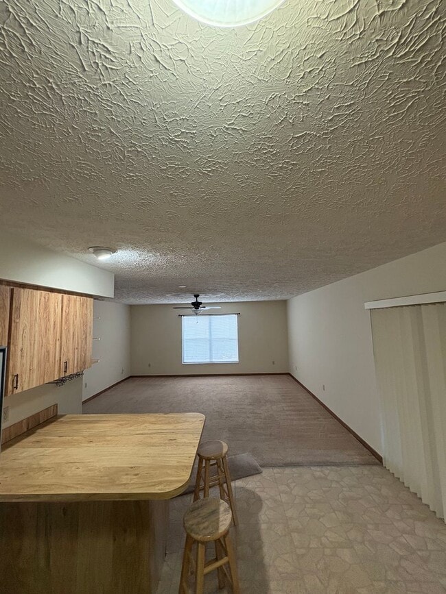 6012 Sunset Blvd