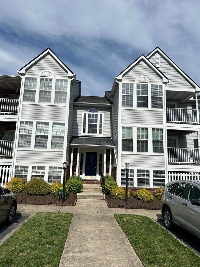Charming Top-Floor Condo in Laurel Lakes –... - Charming Top-Floor Condo in Laurel Lakes –... Unit 812
