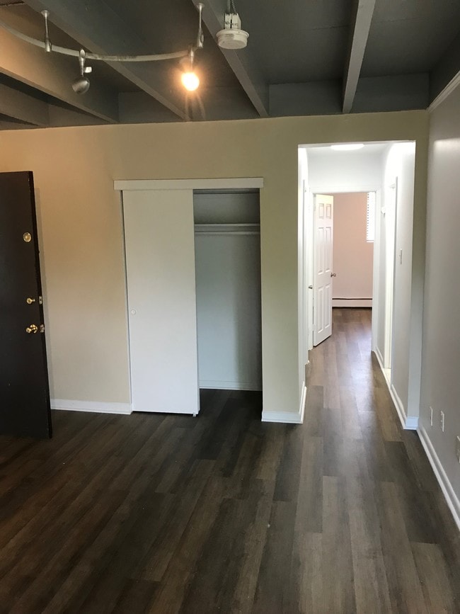 CV Glenolden Station Apartments Glenolden, PA