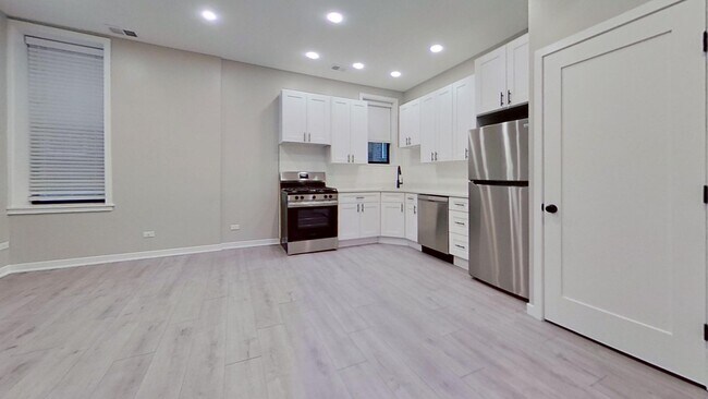 Photo - Recently Updated Raised First Floor East Lakeview One Bedroom Unit 739 1R