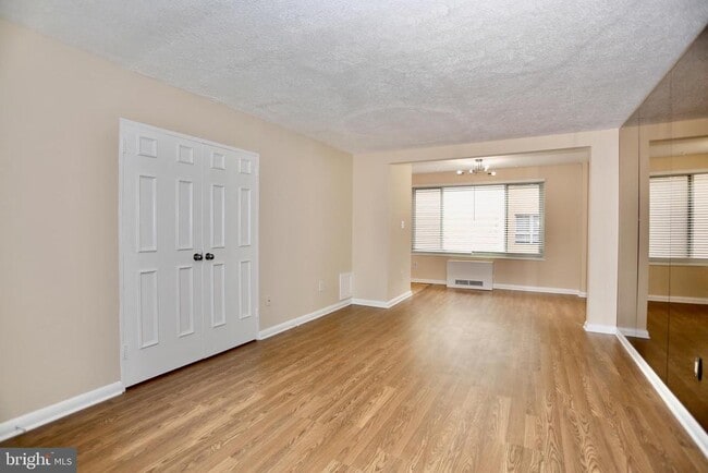 Building Photo - 1727 Massachusetts Ave NW Unit 810