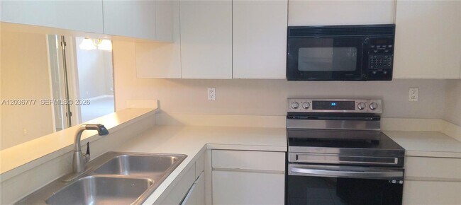 Photo - 3841 Victoria Dr