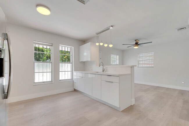 Photo - 3231 SW 25th St Apartments Unit 1