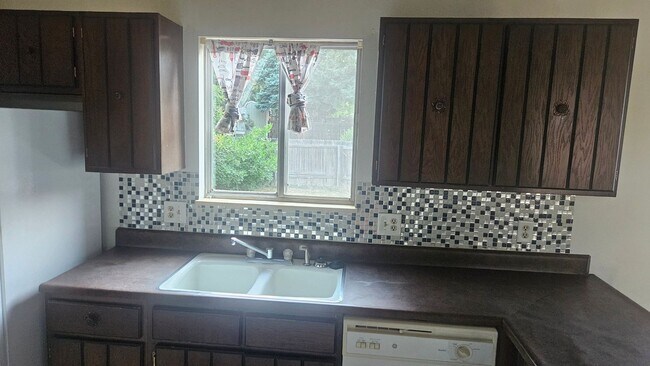Photo - 2601 Meadowlark Ave