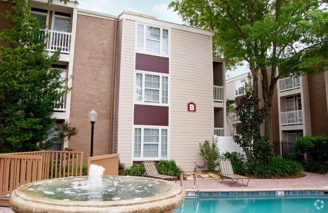 Building Photo - Crossroads Rental