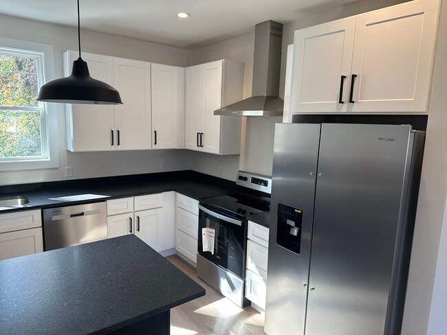 Photo - 200 Raymond St