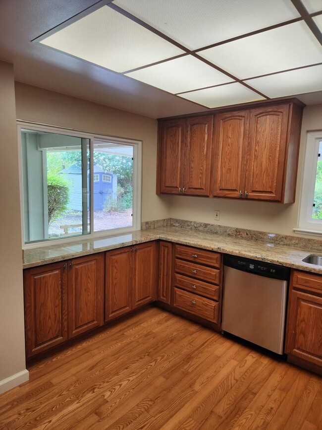 Photo - 6836 Oakmont Dr