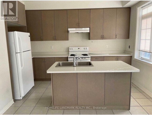 Photo - 167 Roy Grv Wy