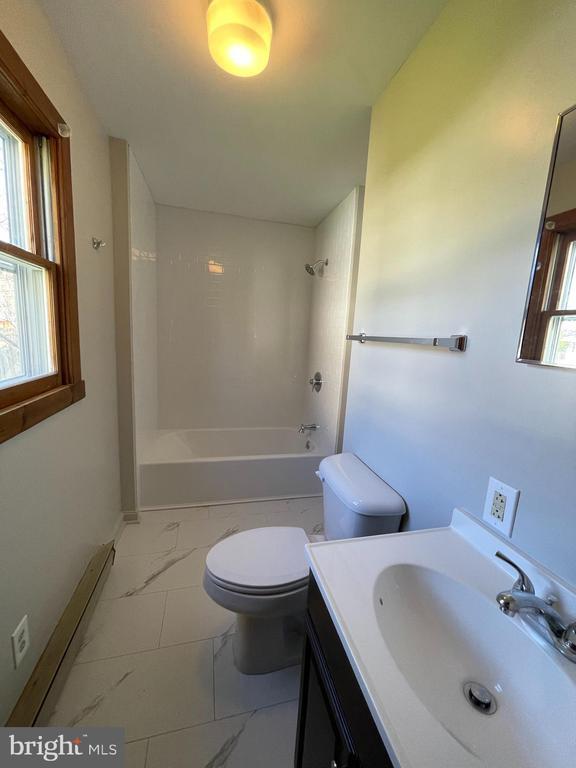 Photo - 307 Willis St