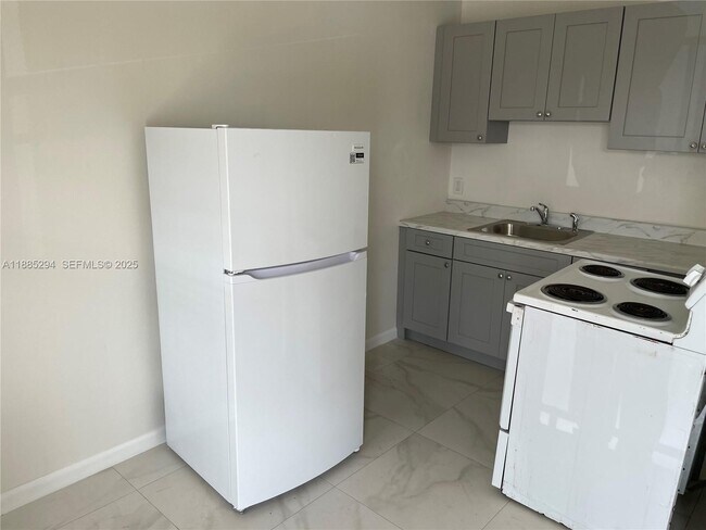 Photo - 801 N H St Unidad 13