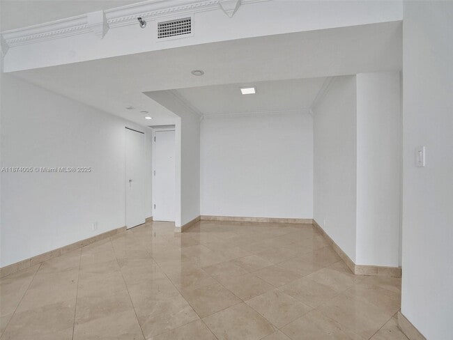Photo - 1000 W Island Blvd Unit 1612