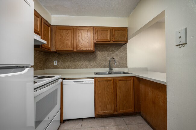 Photo - 6519 W Newberry Rd