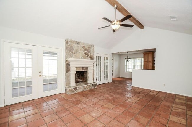 Photo - 13814 Lynnwood Ln