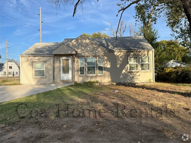 Building Photo - West Side Wichita Rental