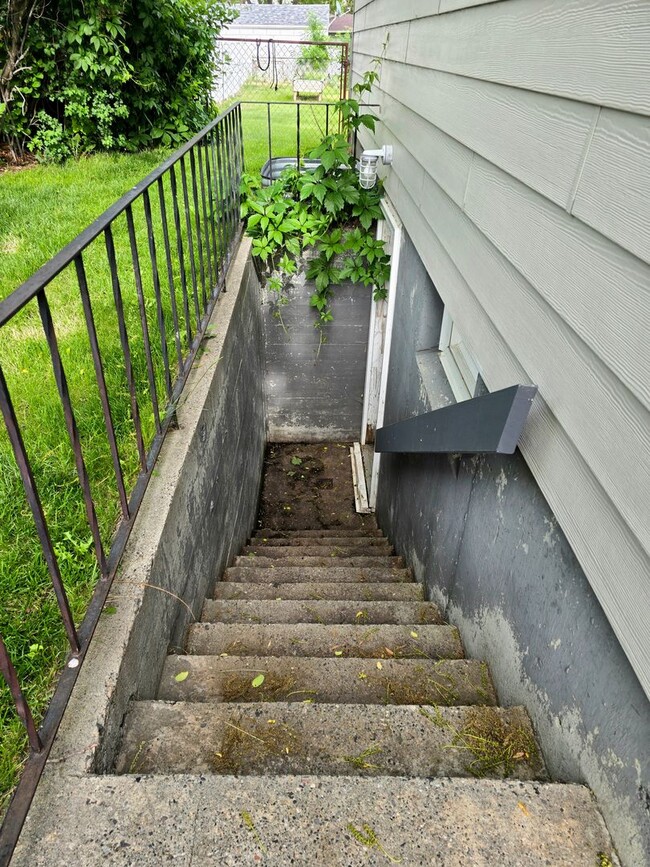 Photo - 1621 10th St W Unit 1621 1/2 10th ST W