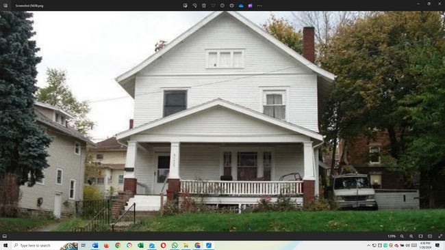 Building Photo - 425 W 4th St