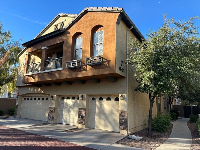 Building Photo - 2 Bedroom Condo in the Tre Allagio Community Near N Price Rd and W Elliot Rd!