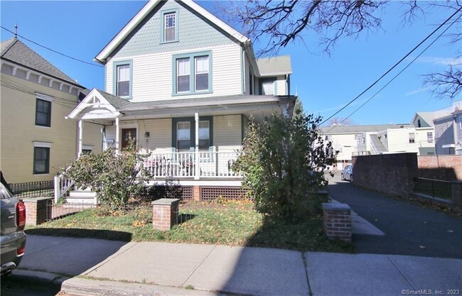 Building Photo - 11 Dolsen Pl Rental