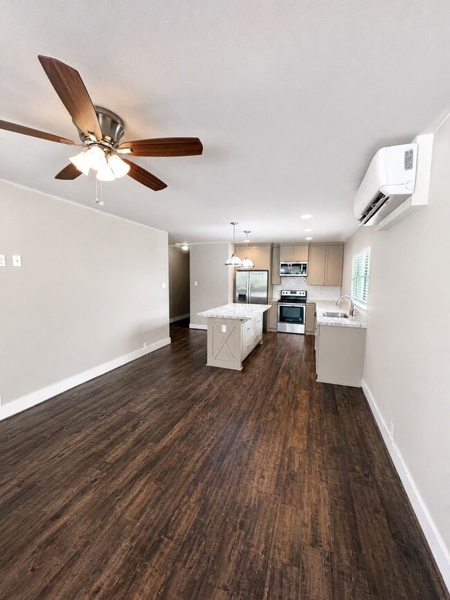 Photo - 1624 Sealy Ave Unit 102
