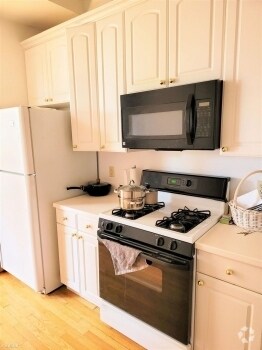 Building Photo - 183 Columbia St Unit 2 Rental