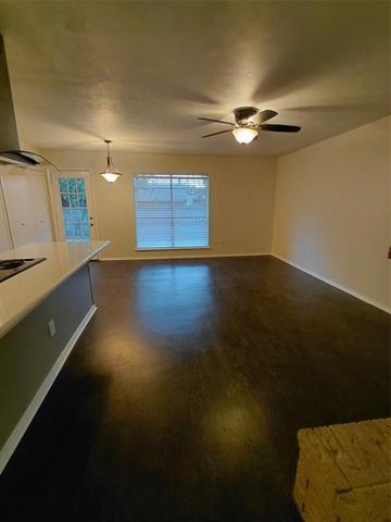 Photo - 562 Cumberland Dr