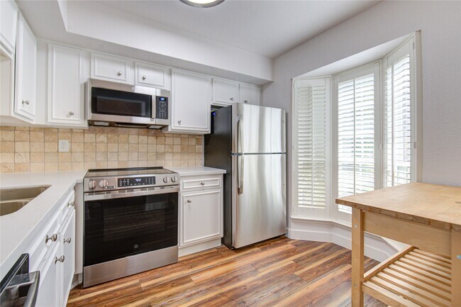 Photo - 2002 Gentryside Dr Unidad 117