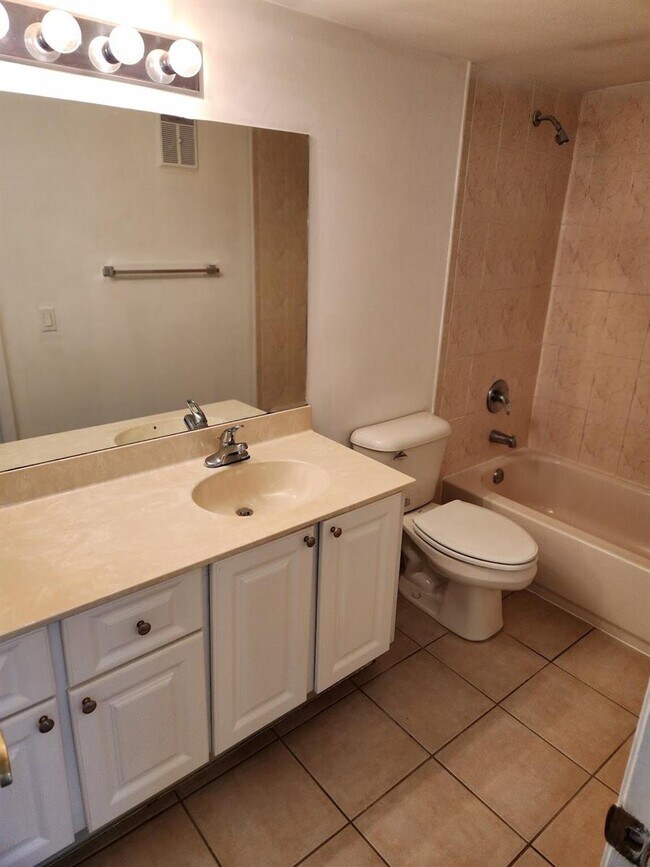 Photo - 731 N Pine Island Rd Unit 402