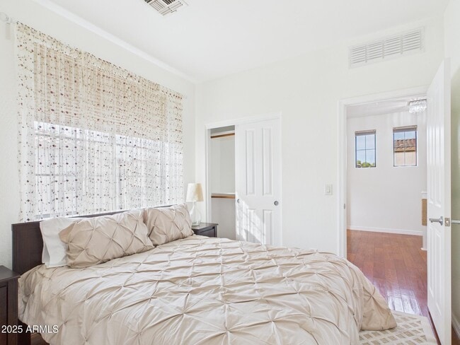 Building Photo - 2326 W Sleepy Ranch Rd