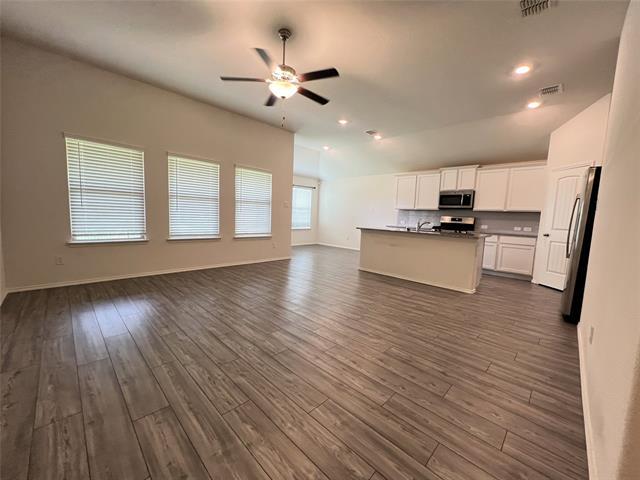 Photo - 1450 Acmite Ave
