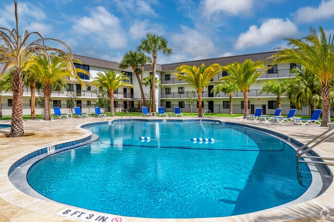 Pool - Pearl Cove Apartments
