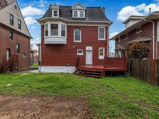 Photo - 14 Parkland Pl