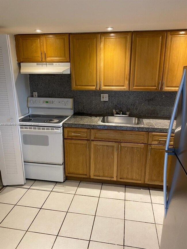 Photo - 2903 N Miami Beach Blvd Unit 505