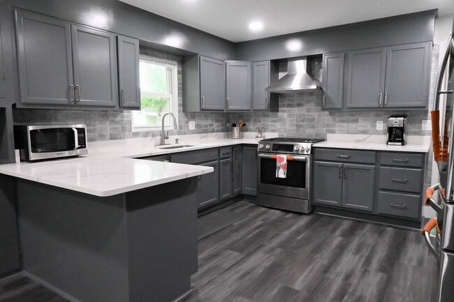 Photo - 414 E Bostic St