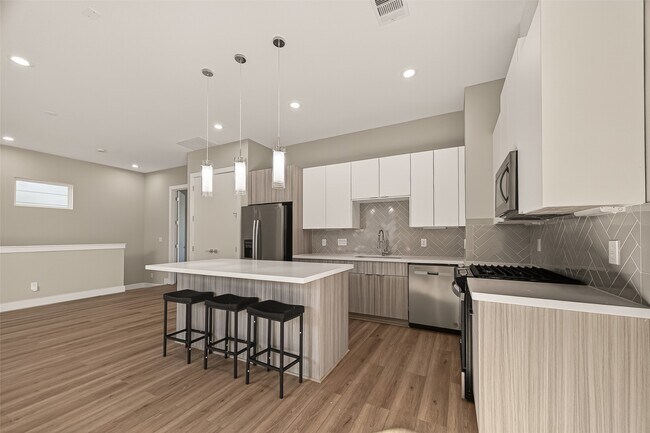 Photo - 778 Paul Quinn St