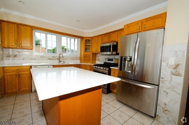 Building Photo - 7 Frances St Rental