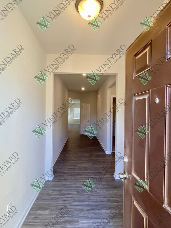 Photo - 186 Malbone St SW