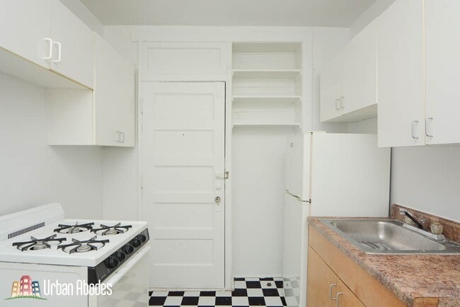 Photo - 2719 N Spaulding Ave Unit M05B