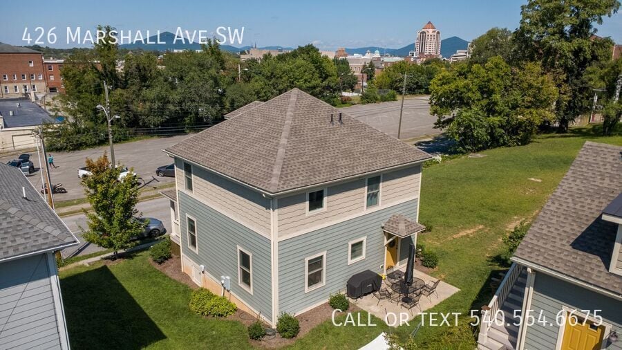 Photo - 426 Marshall Ave SW