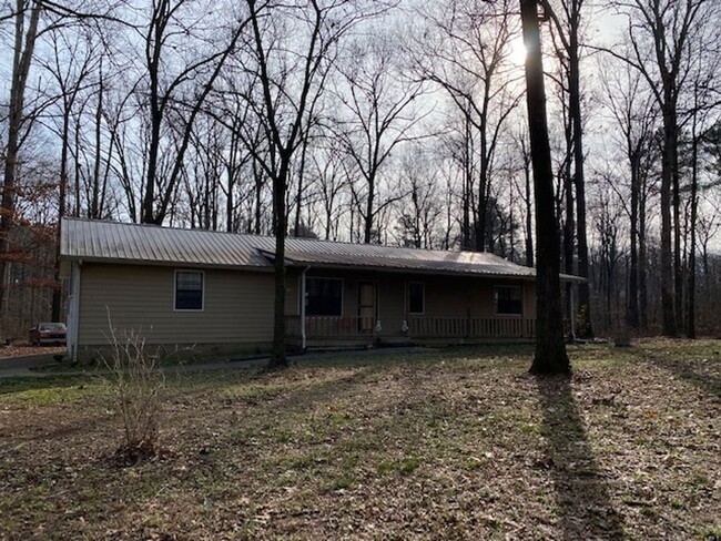 3Bedroom 2 Bath House w/ attached Garage - 3Bedroom 2 Bath House w/ attached Garage