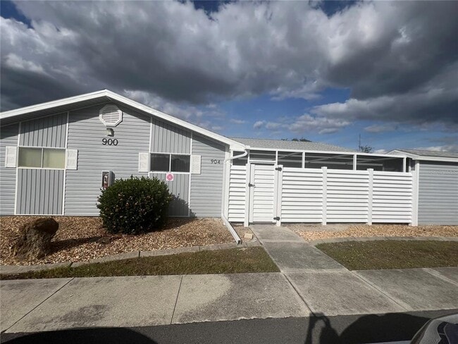 Building Photo - 3300 Loveland Blvd Unit 904