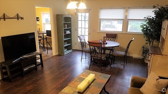 Building Photo - Fully Furnished 2BR/2BA Monthly Rental in ...