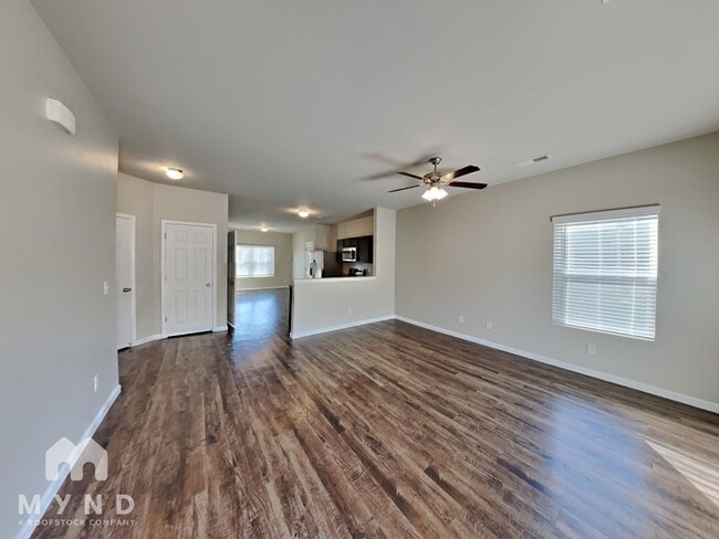 Photo - 743 The Heights Ln