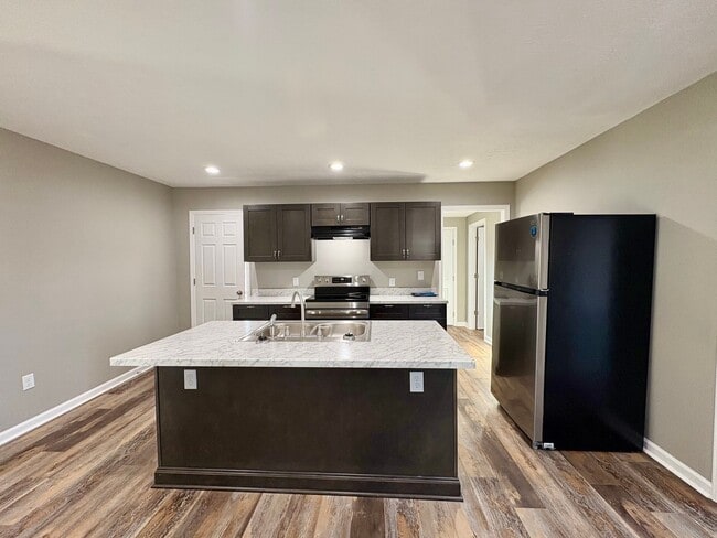 Photo - 422 Lexington Ave